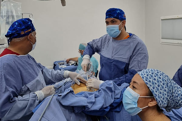 Médico_especialista_en Urología_Ginecológica,_disfunción_de_Piso_Pélvico_incontinencia_urinaria