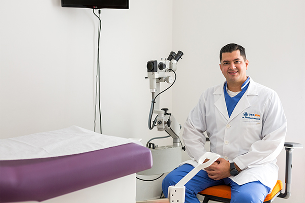 Dr. Jonathan Valenzuela