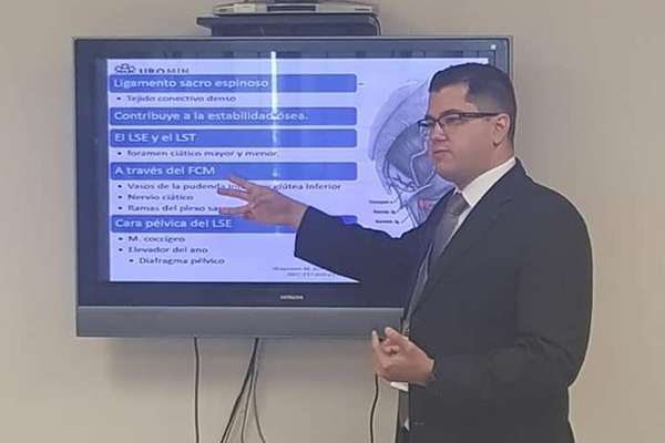 Dr. Jonathan Valenzuela