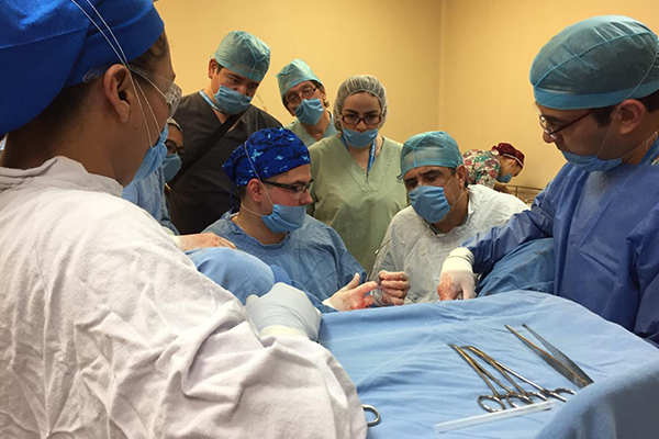 Dr. Jonathan Valenzuela